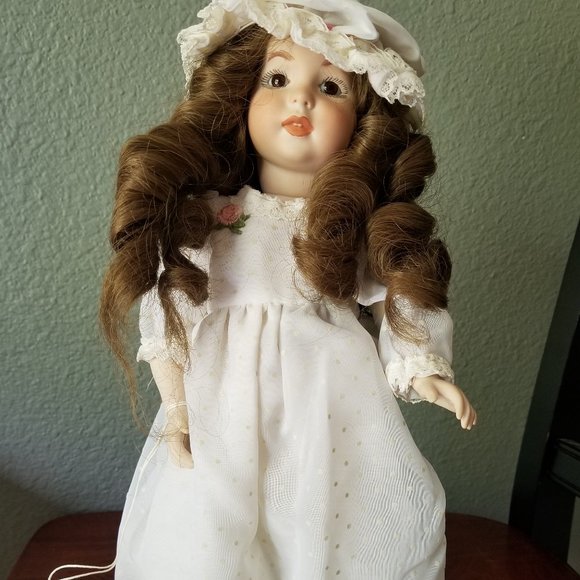 Secret Garden & Twirp Collector Dolls - Picture 4 of 6